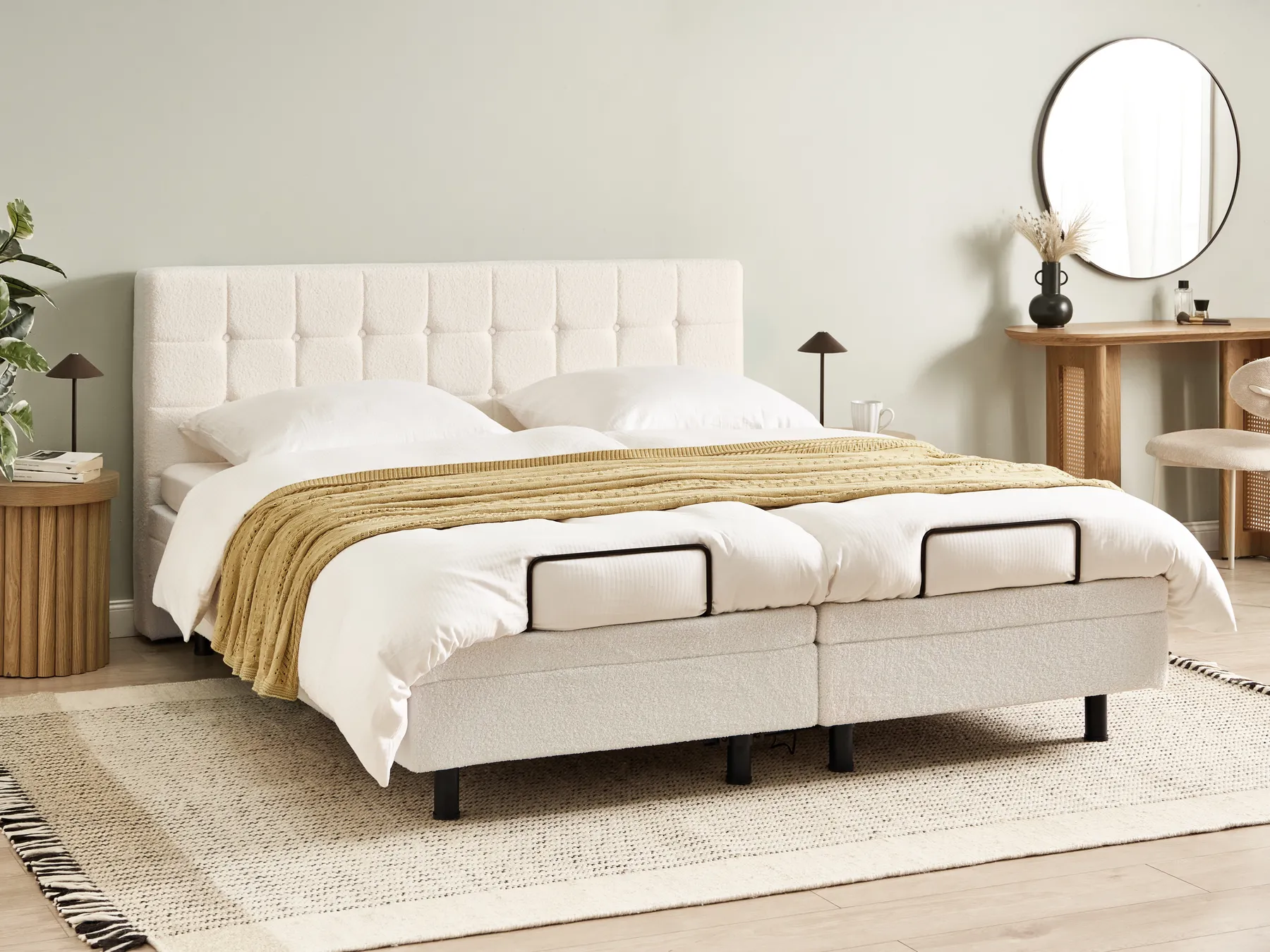 Bett verstellbar Bouclé DUKE 180 x 200 cm Cremeweiß_1011492