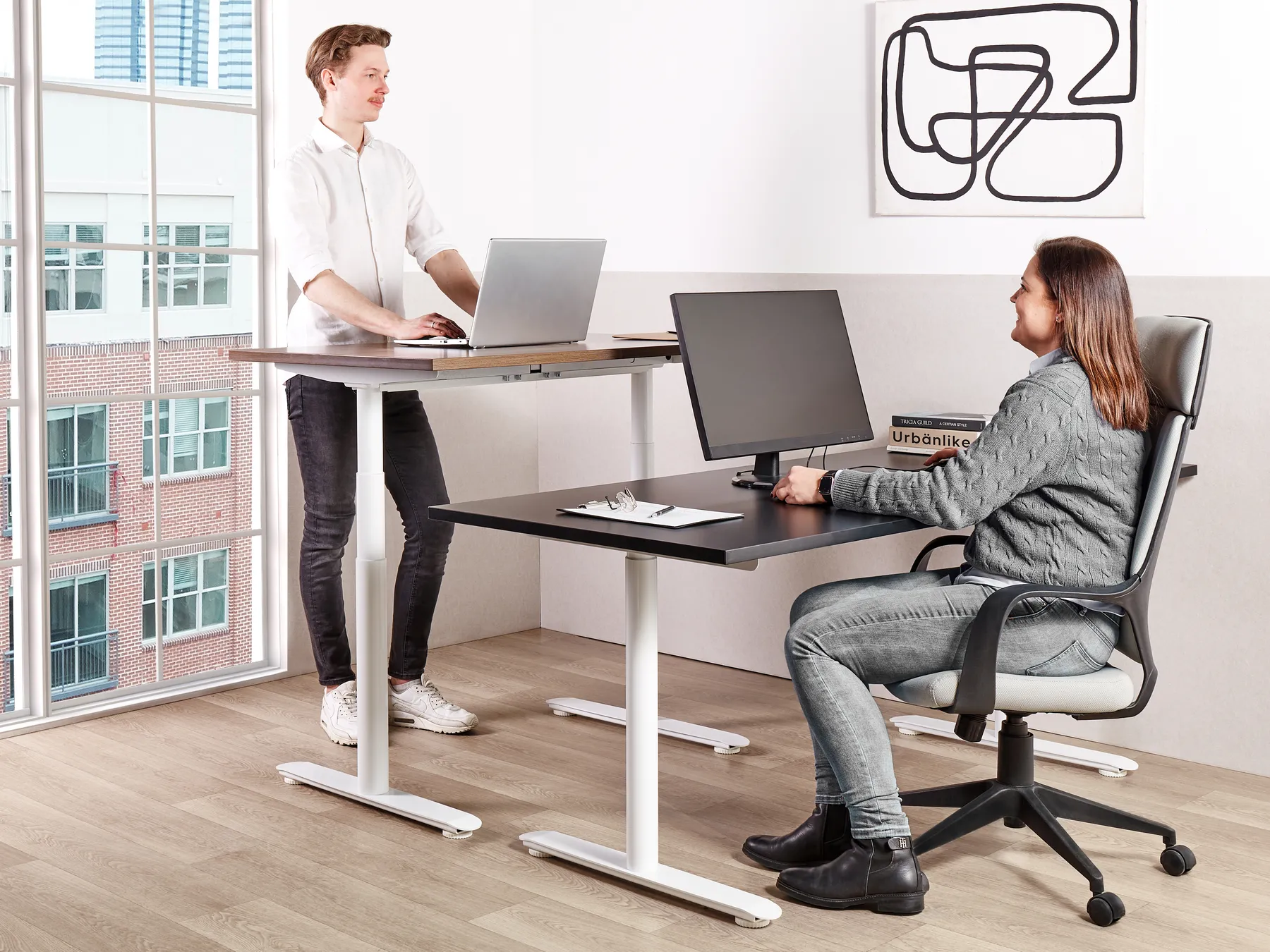 Schreibtisch elektrisch höhenverstellbar DESTINAS 160 cm 72 cm Schwarz / Weiß_899578
