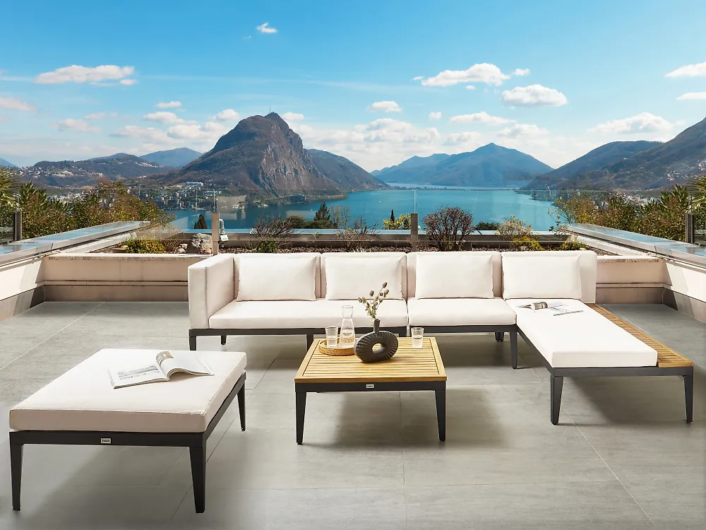 Lounge Set mit Tisch und Ottomane 4-Sitzer BRACCIANO zertifiziertes Akazienholz Hellbeige linksseitig_1166649