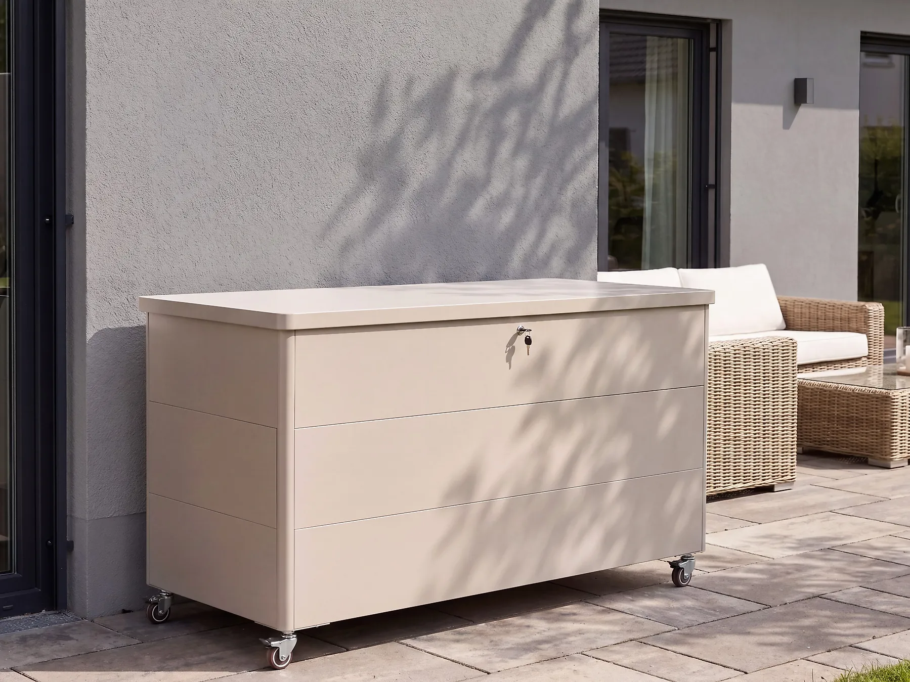 Aufbewahrungsbox KYMI 136 cm 55 cm Metall mit Rädern Beige_1172866