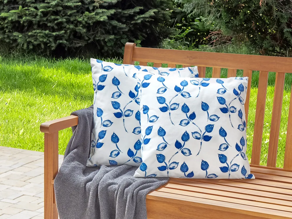 Gartenkissen 2er Set TORBORA Pflanzenmuster 45 x 45 cm Weiß Blau