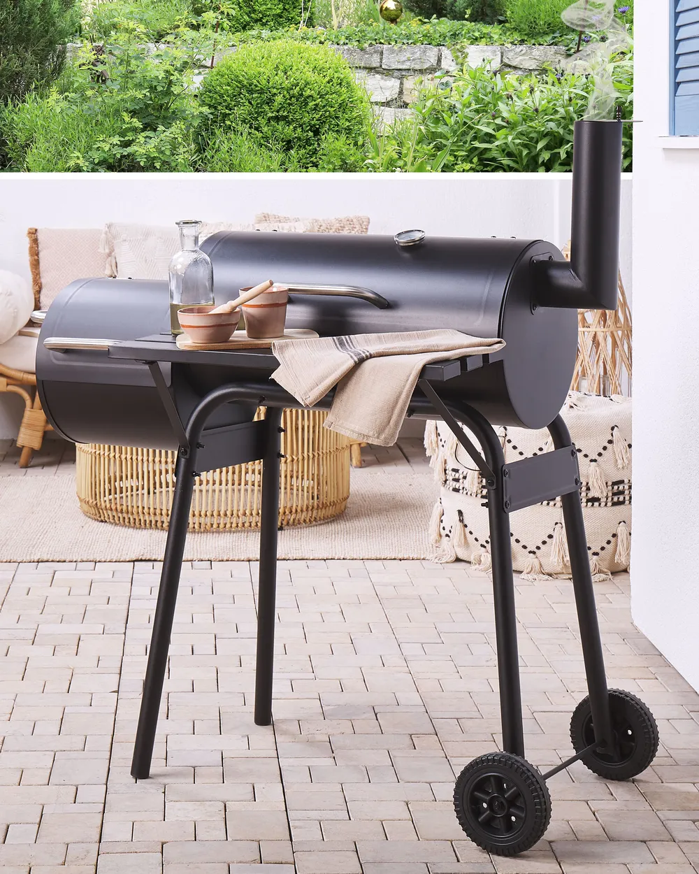 Holzkohlegrill KATLA mit Räucherkammer Metall Schwarz