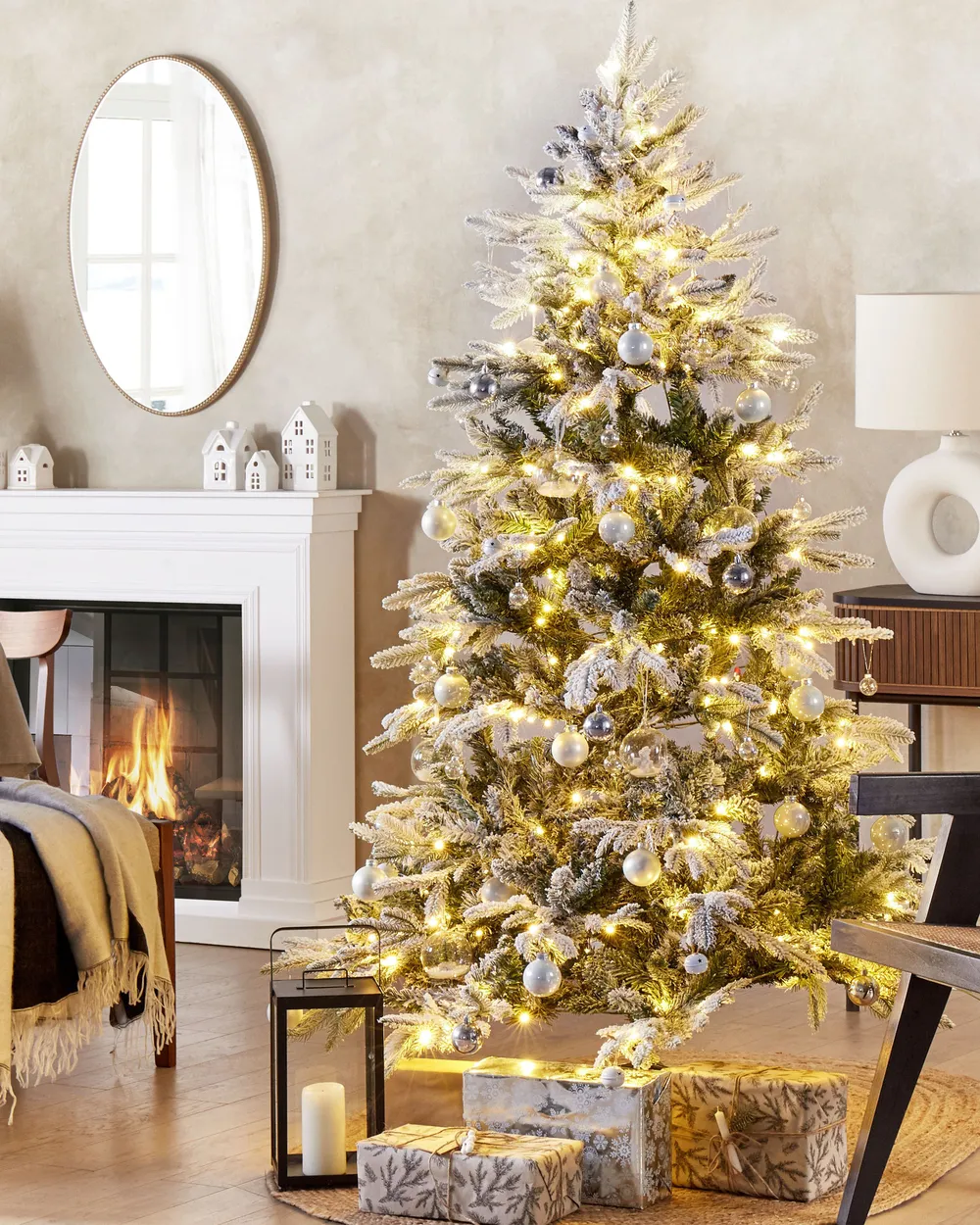 Knstlicher Weihnachtsbaum mit Schnee LED MIETTE 180 cm Wei - Beliani.de