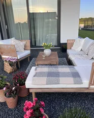 Lounge Set mit Tisch 4-Sitzer CREMONA Akazienholz Hellbraun / Cremeweiß linksseitig_883361