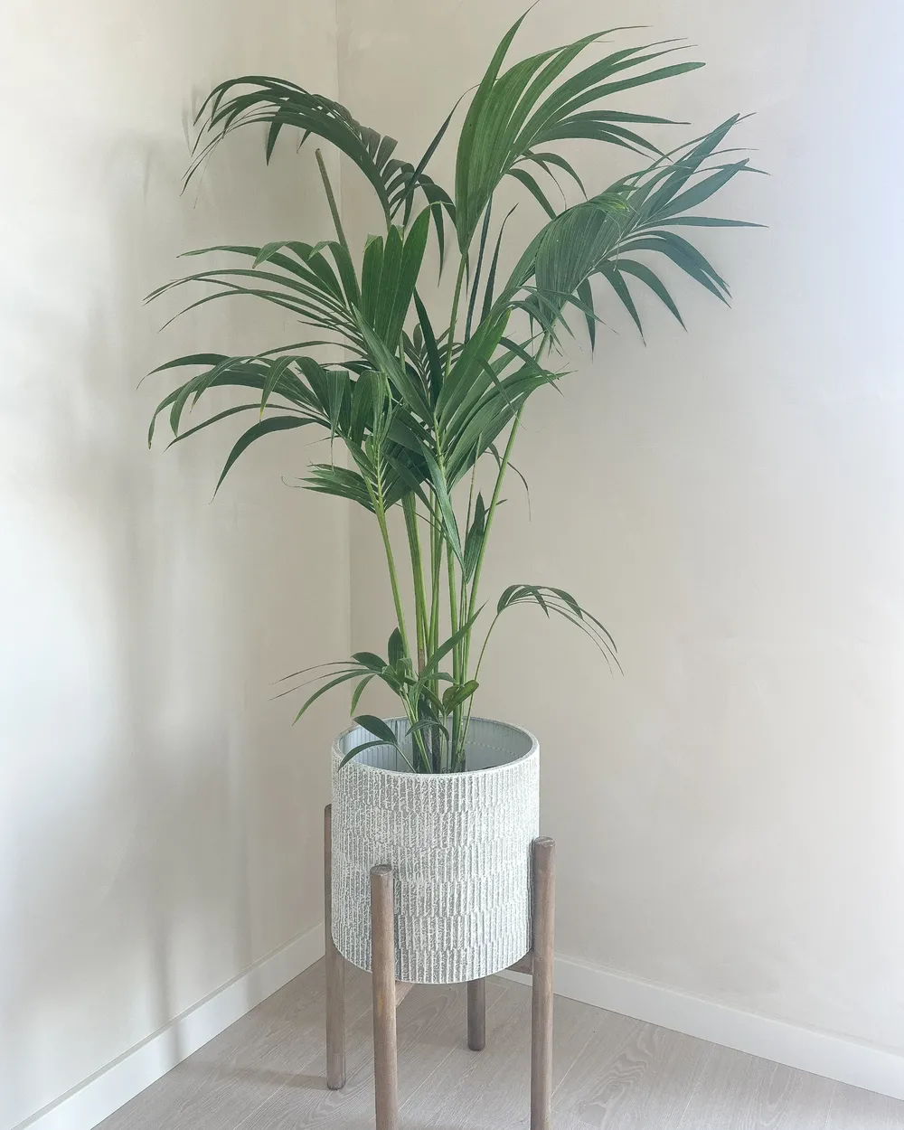 Elevated Plant Pot PINSAPO Metal 30 cm Grey - Beliani.dk
