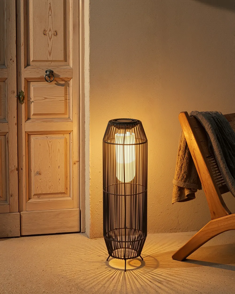 Solarbetriebene Laterne DONGWE 70 cm Schwarz