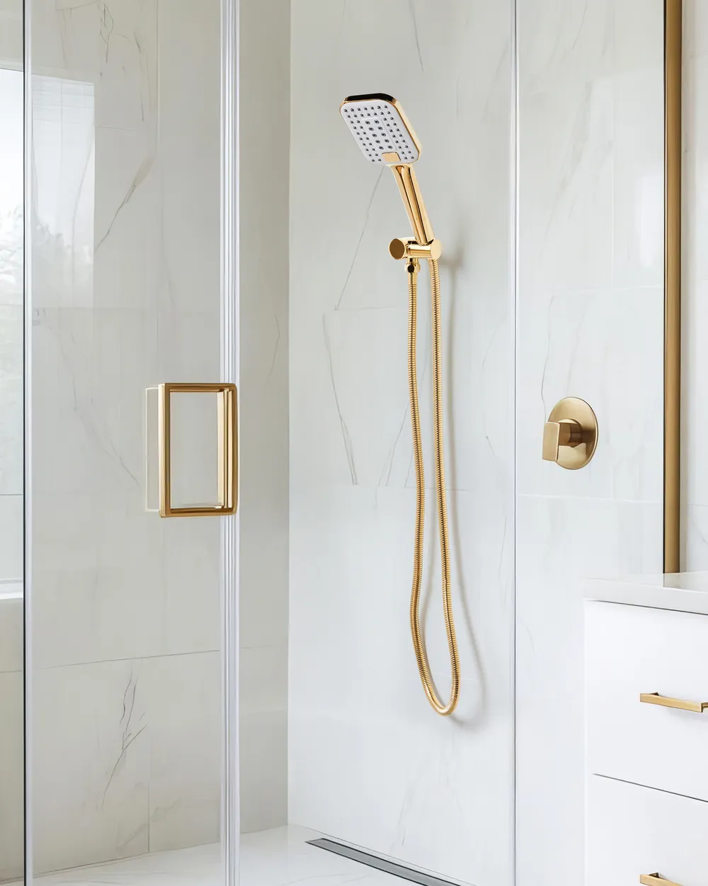 Shower Head and Hose Kit TINGO 4-function Gold