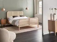Bett mit Lattenrost Kiefernholz GONFARON 140 x 200 cm Hellbraun_977105