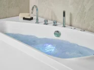 Whirlwanne Eckmodell mit LED CAURA 175 x 80 cm Weiß rechtsseitig_1017099