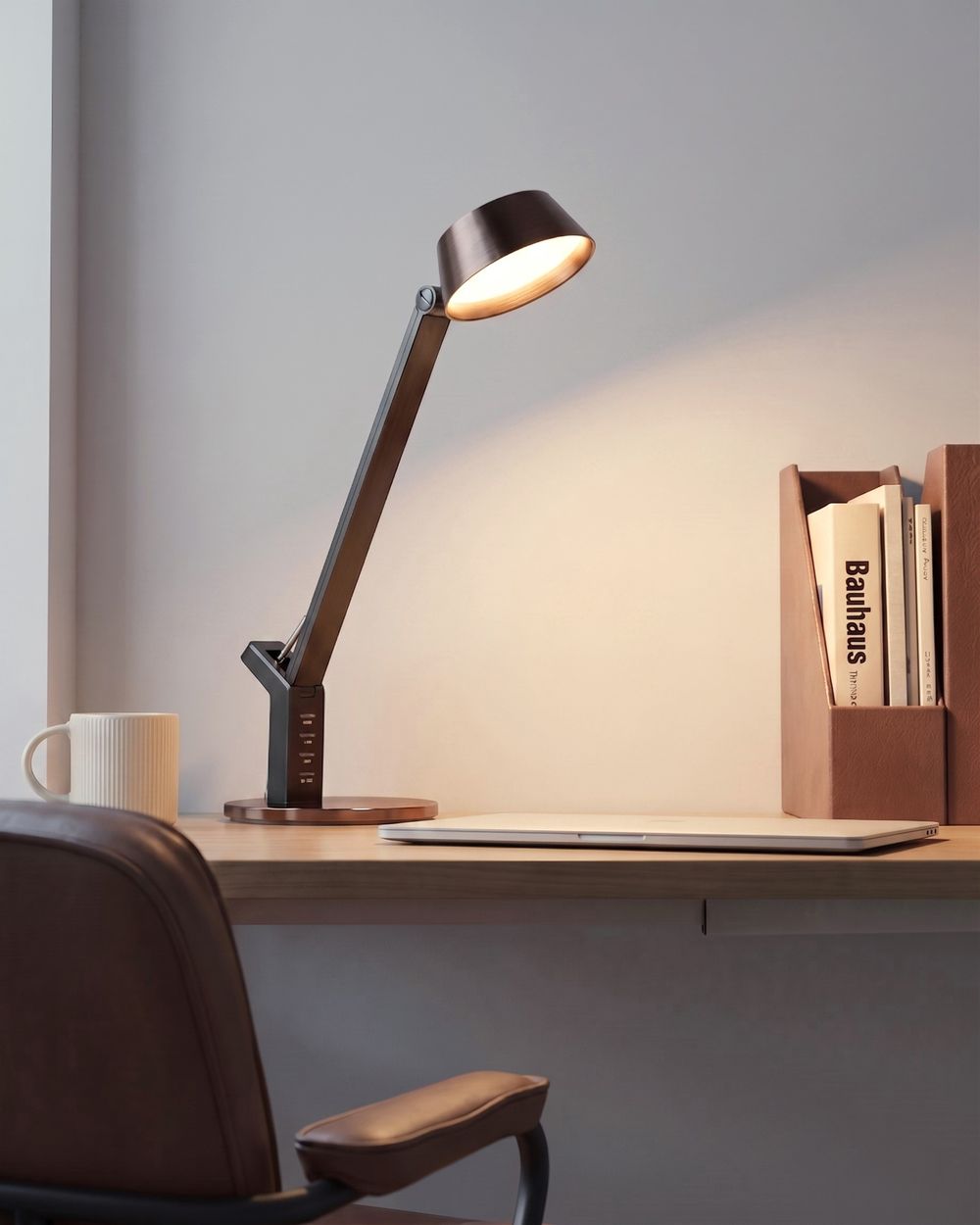 LED Schreibtischlampe CHAMAELEON mit USB-Anschluss Metall Messing