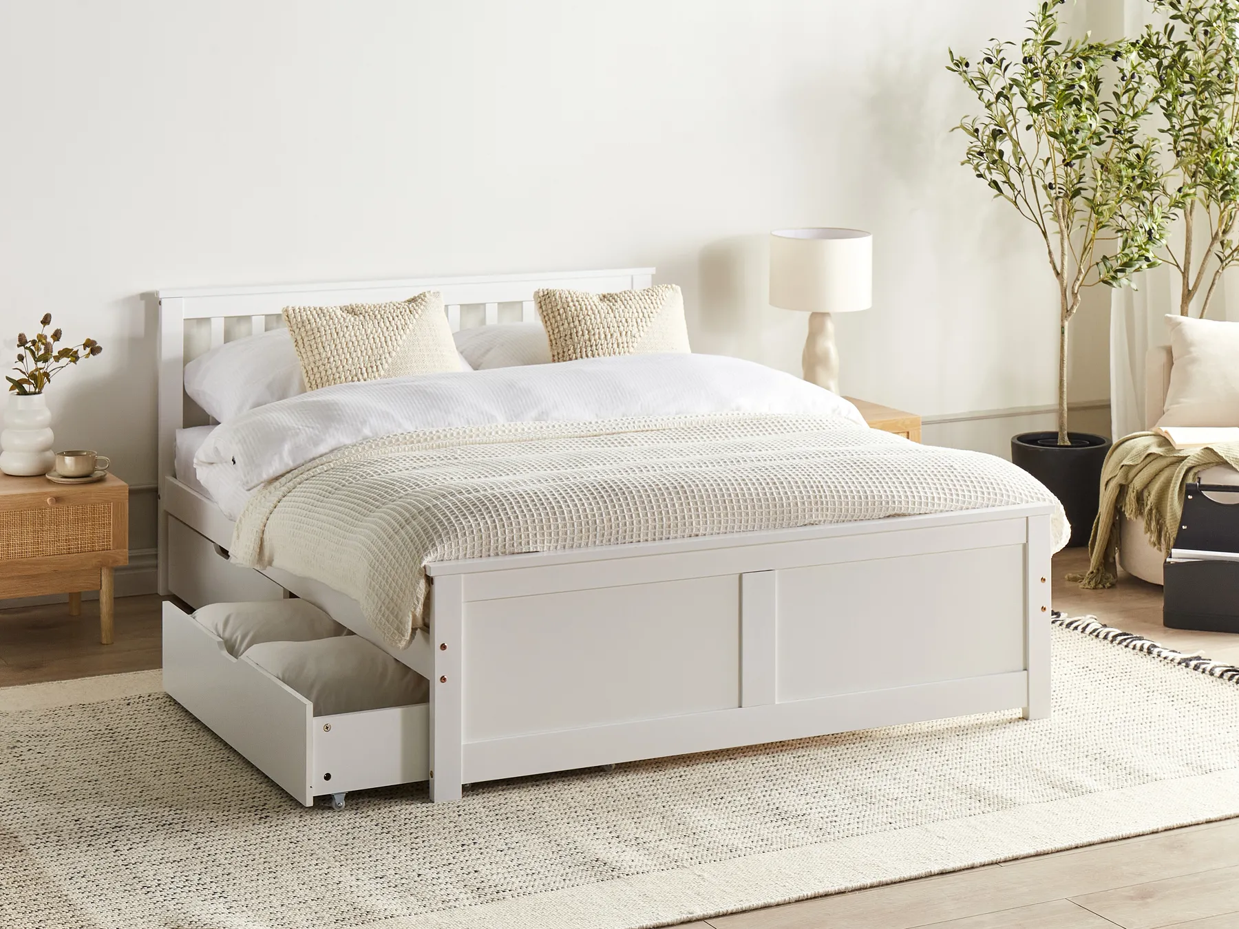 Bett mit 4 Schubladen OLENDON Kiefernholz Weiß 140 x 200 cm_954767