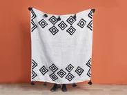Kuscheldecke SAATLI 130 x 150 cm Weiß_864041