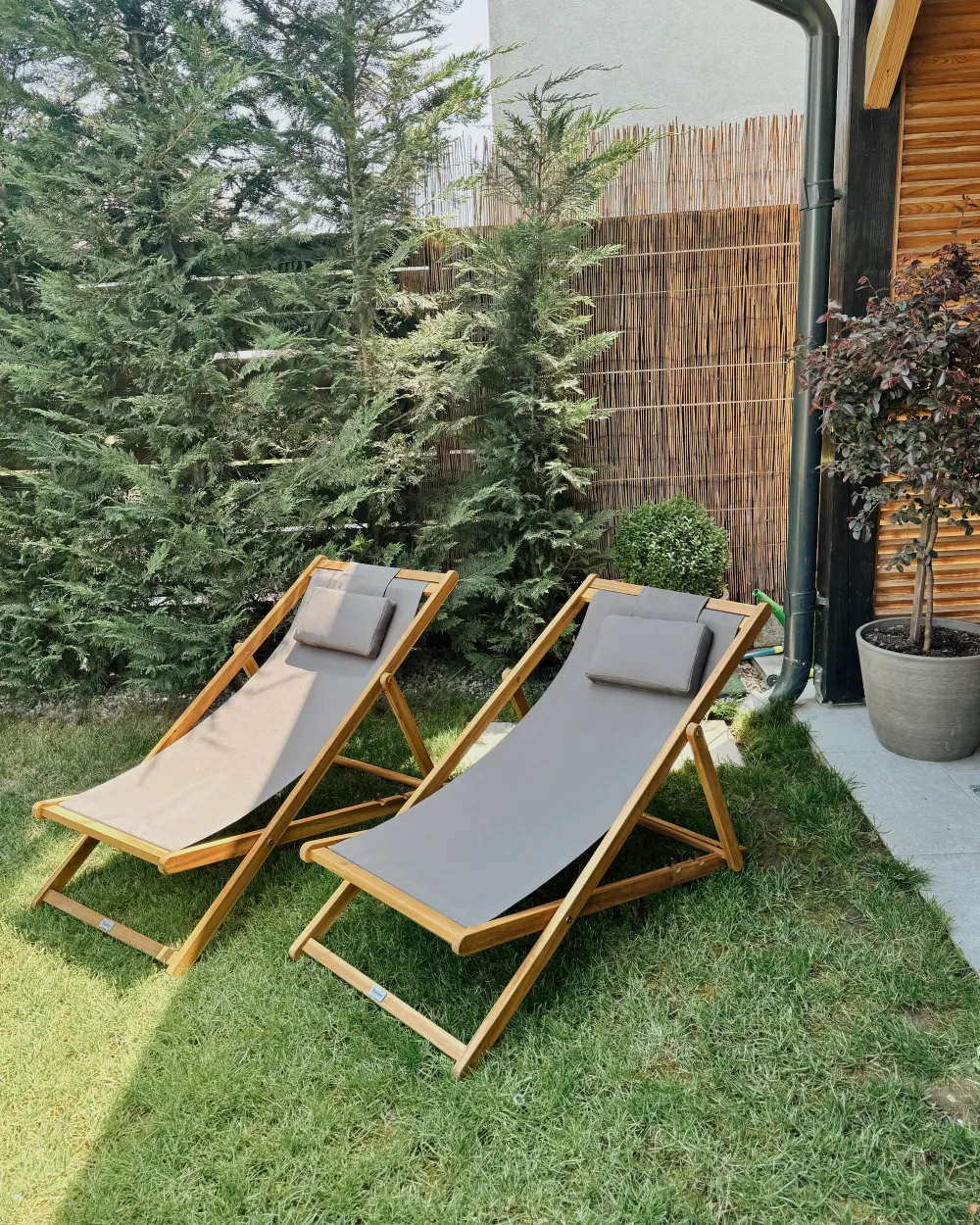 Set of 2 Folding Deck Chairs AVELLINO Acacia Wood Light Brown_1177547