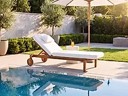 Sonnenliege mit Kissen LATERZA  mit Relaxfunktion zertifiziertes Akazienholz Weiß_1165851