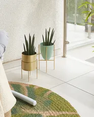 Blumentopf mit Beinen LEFKI 16 cm Metall Mintgrün_804724