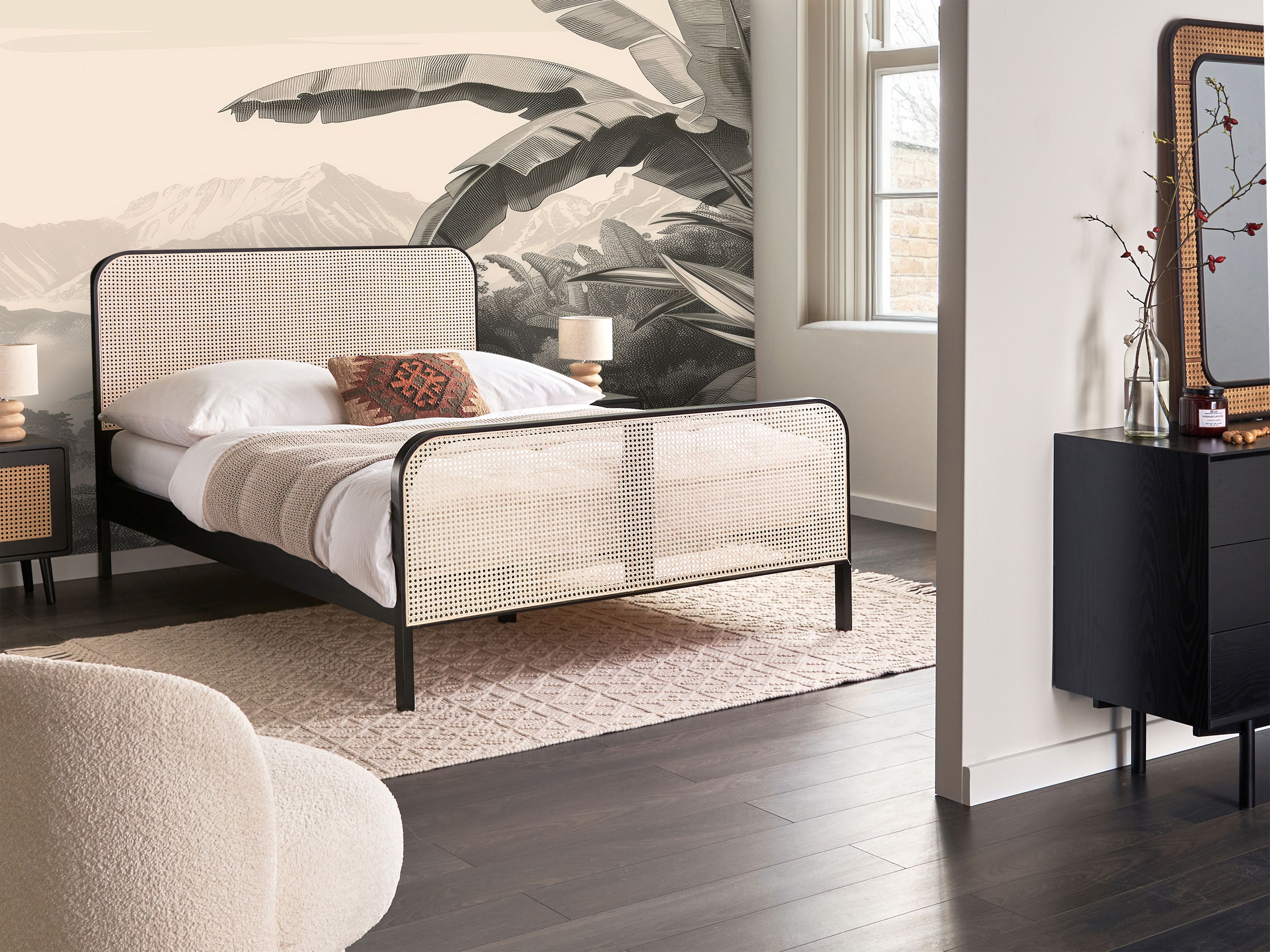 Bed Dennenhout GONFARON 140 x 200 cm Zwart_1188034