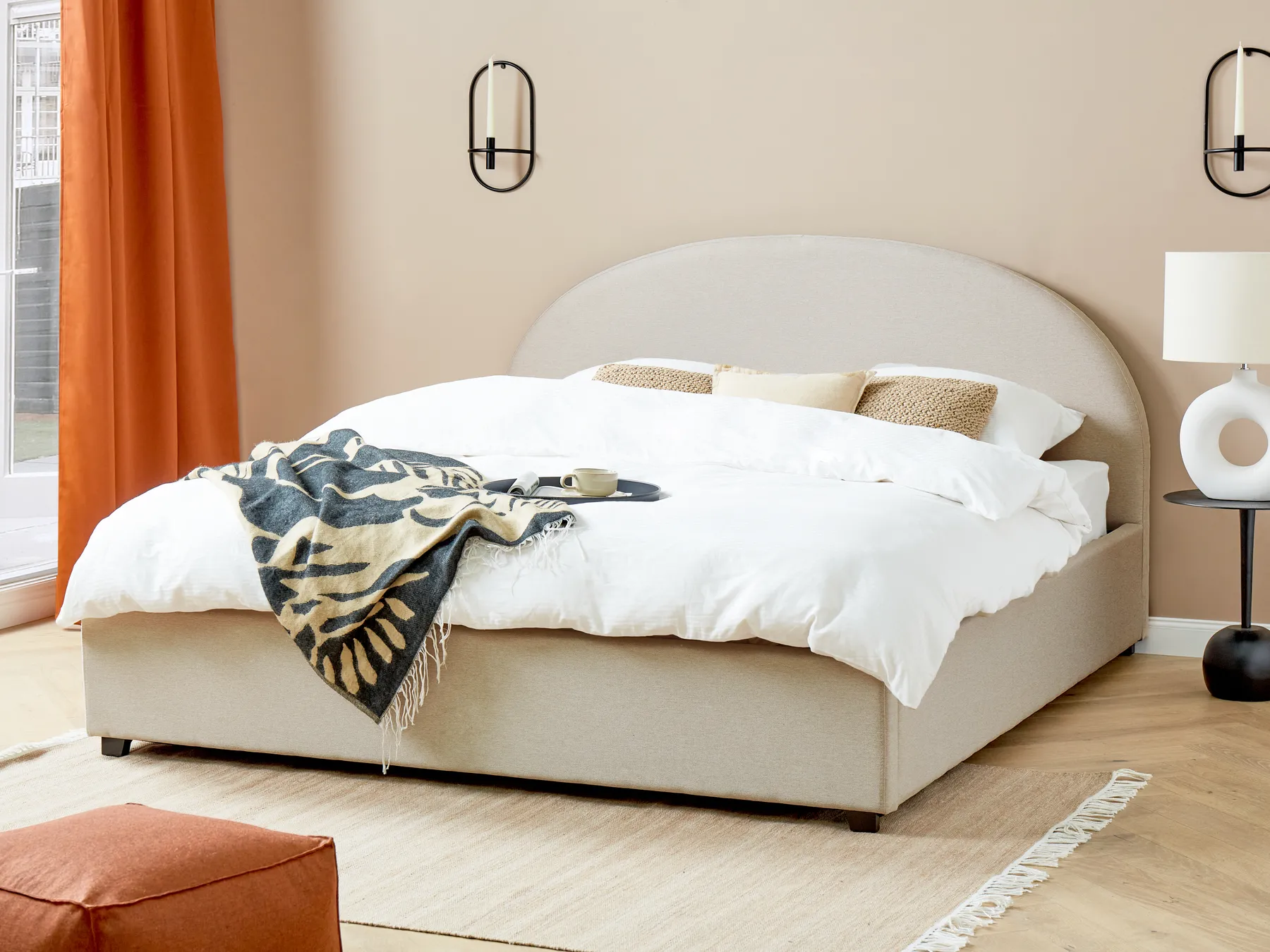 Bett mit Stauraum VAUCLUSE Stoff Hellbeige 180 x 200 cm_876638