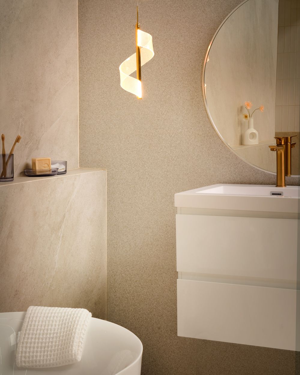 LED Pendant Lamp SARELA Metal Gold