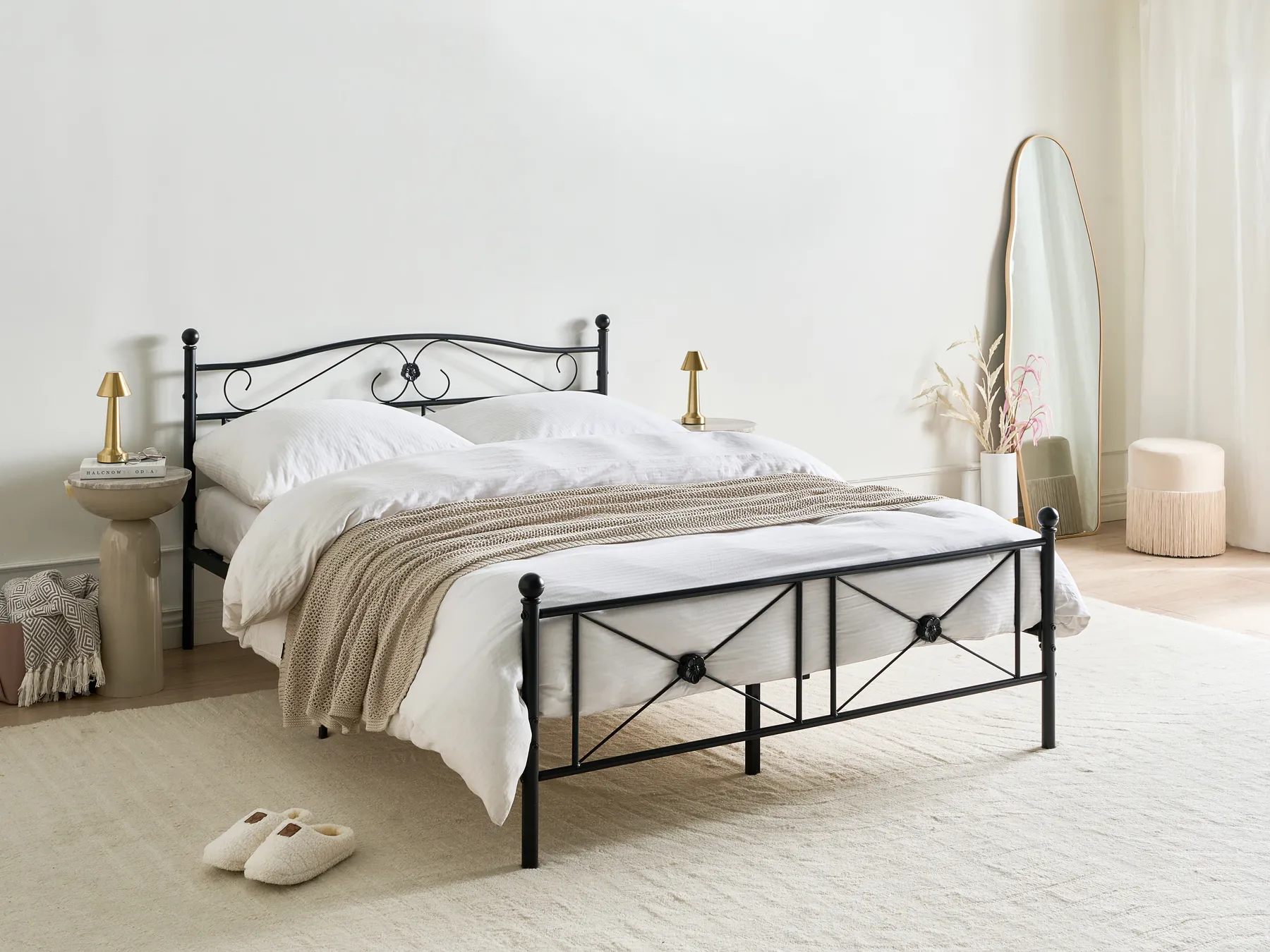 Bett mit Lattenrost Metall RODEZ 140 x 200 cm Schwarz_765902