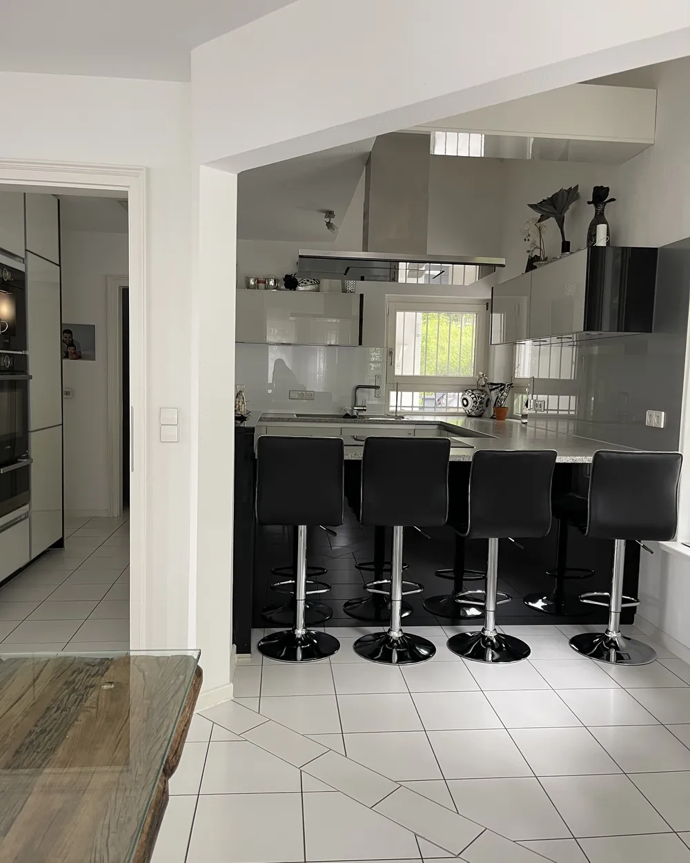 Set mit 2 Barstühlen LUCERNE drehbar Kunstleder Schwarz_920292