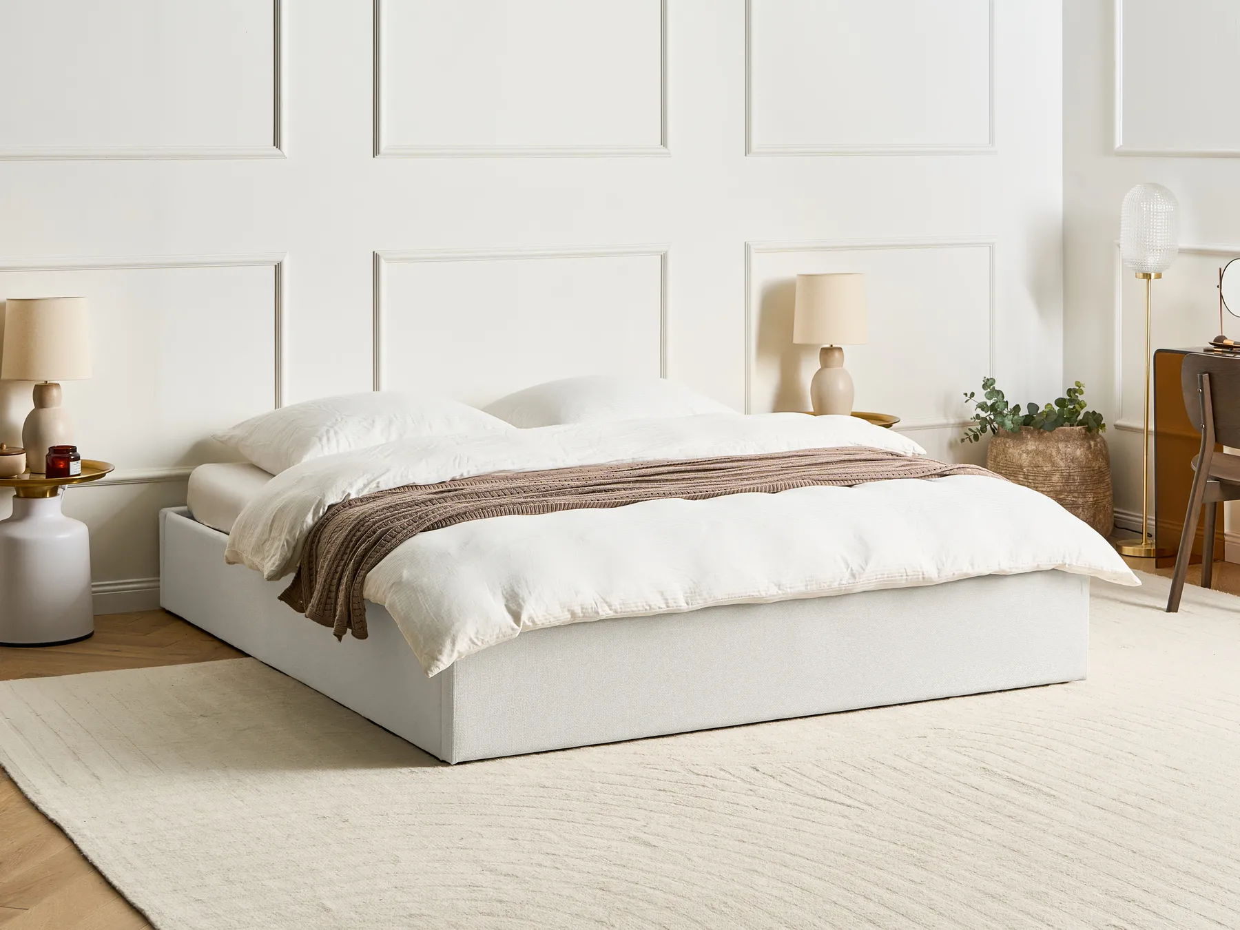 Bett mit Stauraum ohne Kopfteil DINAN Stoff Hellbeige 180 x 200 cm_903648