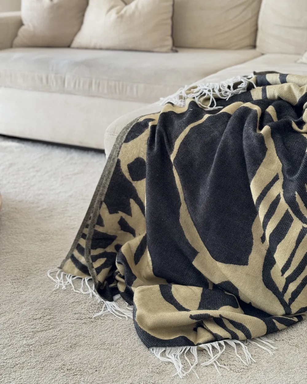 Kuscheldecke KUDIYA 130 x 170 cm Beige_951700