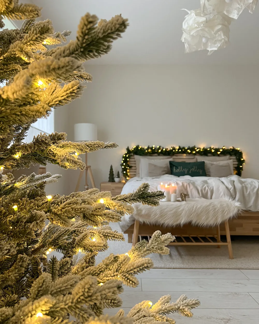 Künstlicher Weihnachtsbaum mit Schnee LED BRISCO 180 cm Weiß_846850