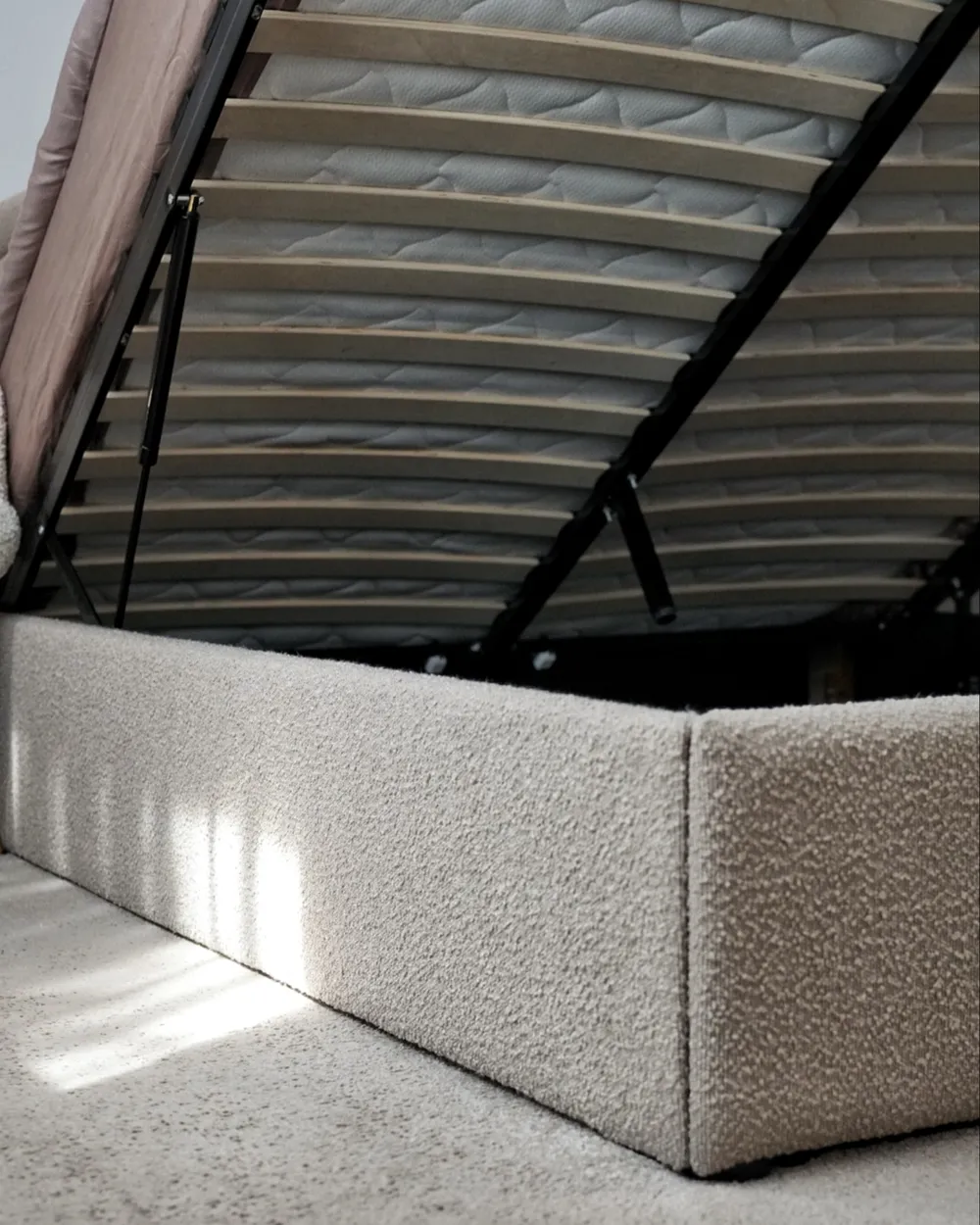 Ottoman Bed QUILLIEN Boucle Beige 160 x 200 cm (EU King Size)_1014200