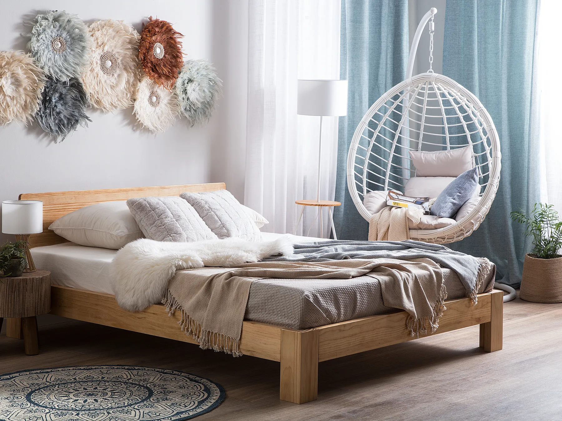 Bett mit Lattenrost Kiefernholz ROYAN 180 x 200 cm Hellbraun_726520