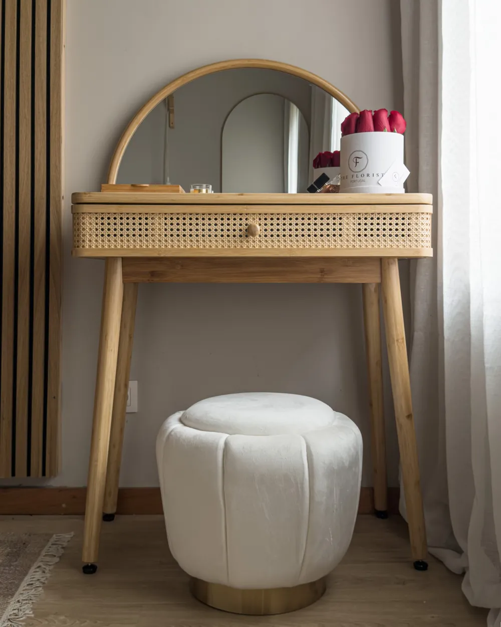 Dressing Table with Mirror RANCHERIA Light Brown - Beliani.nl Dressing Table with Mirror RANCHERIA Light Brown - Beliani.nl