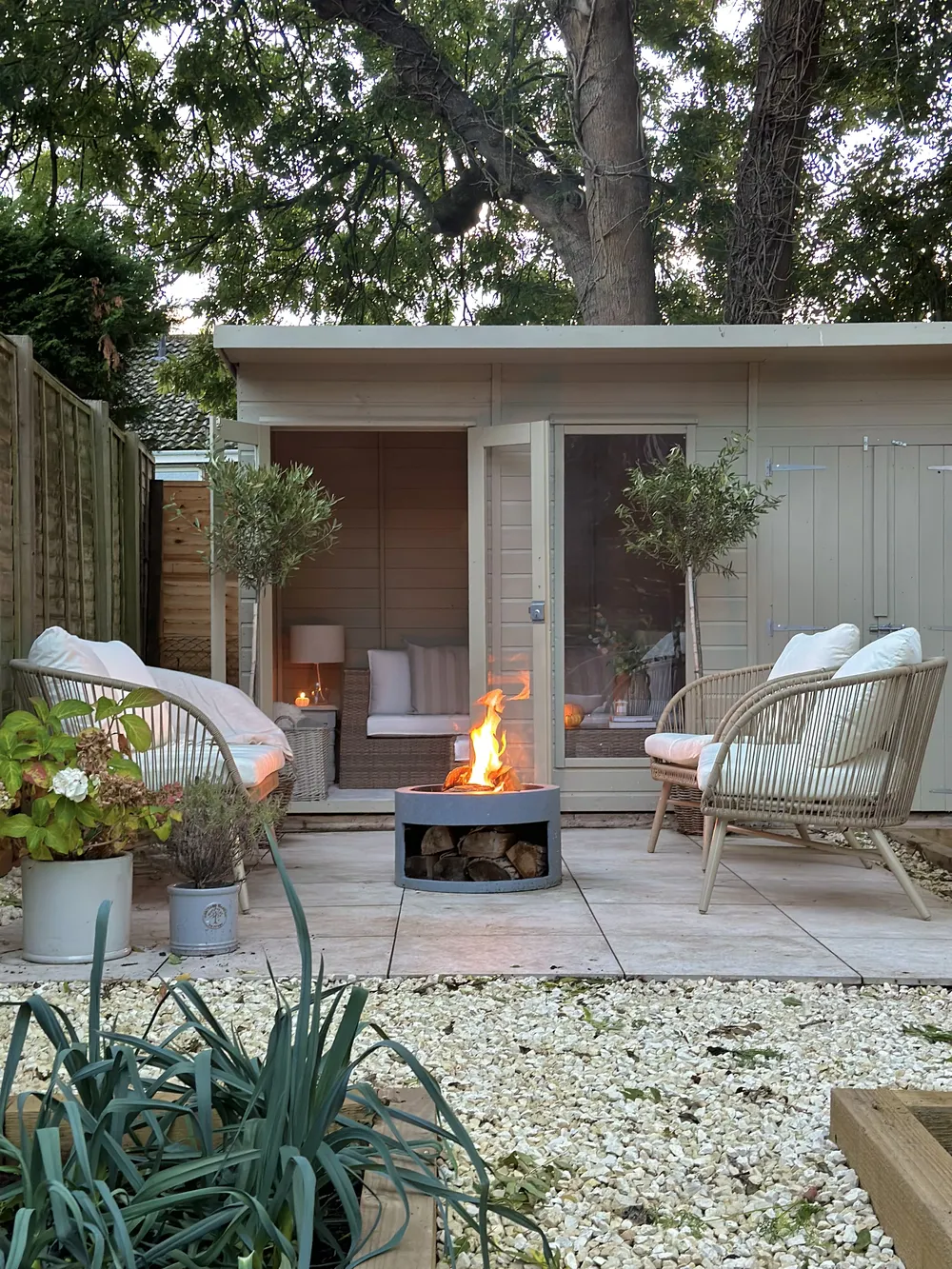 Garden Lounge Set with Table and Ottoman 5 Seater BELLUNO PE Rattan White_831036