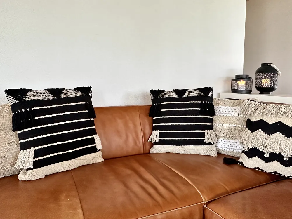 Dekokissen 2er Set CHITTOOR 50 x 50 cm Baumwolle Schwarz Geometrisches Muster