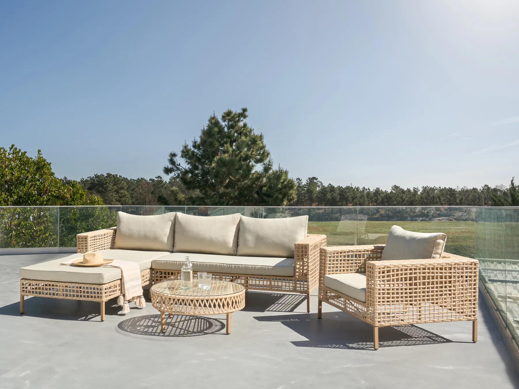 Lounge Set mit Tisch 4-Sitzer CALASETTA Polyrattan Beige rechtsseitig_999234