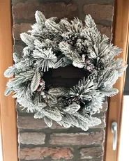 Schneebedeckter Weihnachtskranz LED WHITEHORN 55 cm Weiß_1047155
