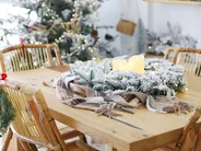 Schneebedeckter Weihnachtskranz LED SUNDO 70 cm Weiß_895631