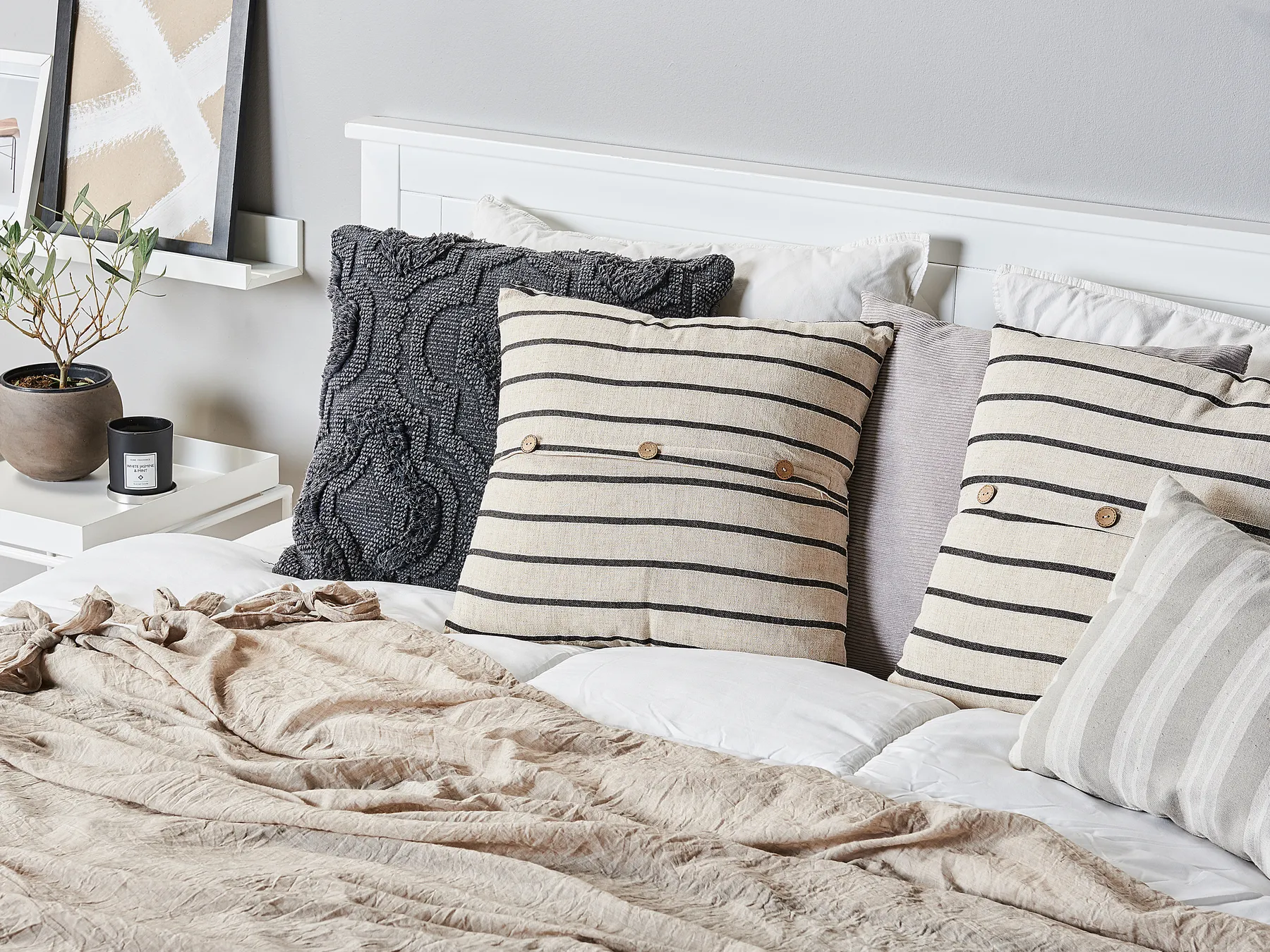 Set of 2 Decorative Cushions CYNARA 43 x 43 cm Cotton Beige Striped_801658