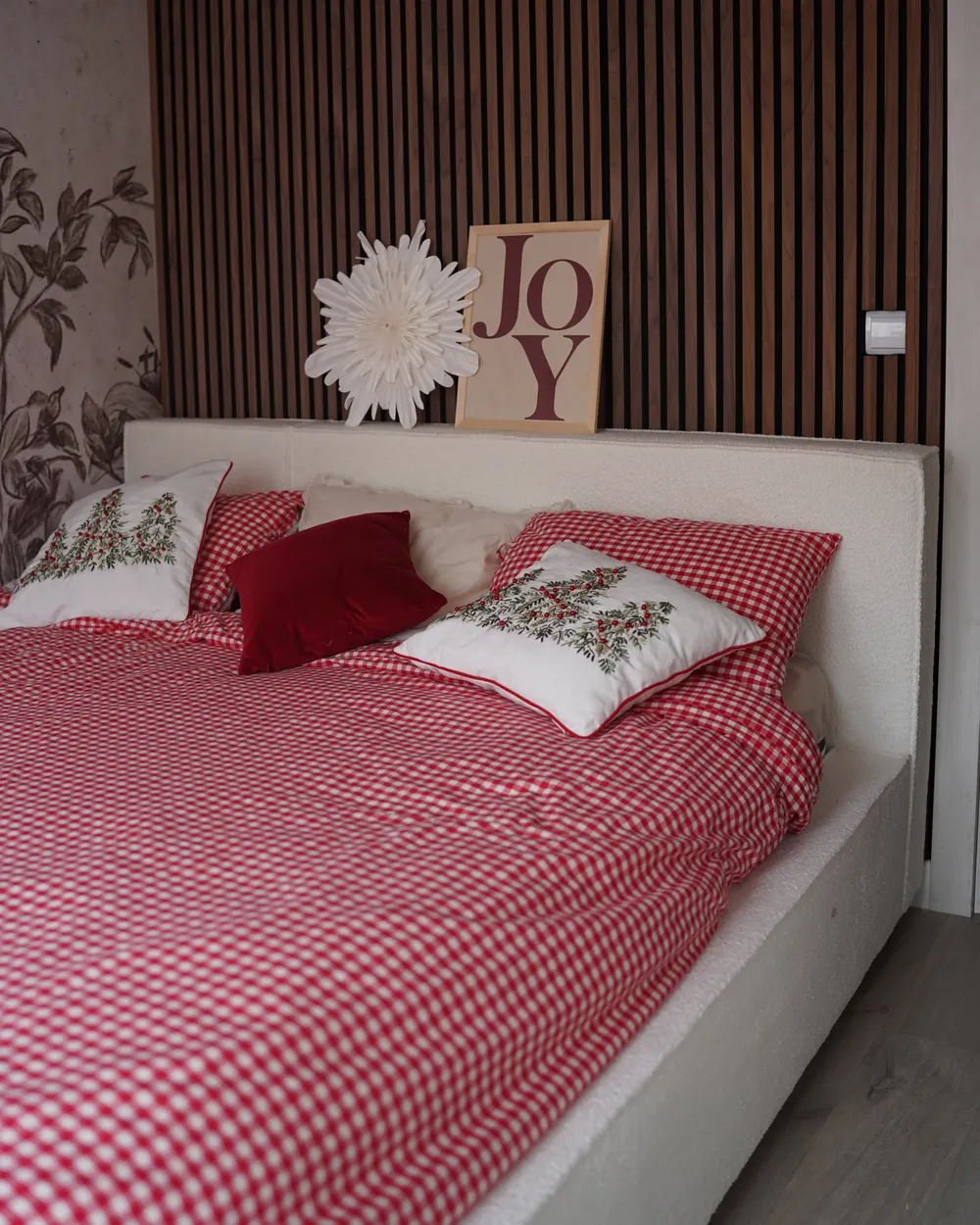 Bett mit Lattenrost Bouclé MIRANDE 160 x 200 cm Cremeweiß_979058