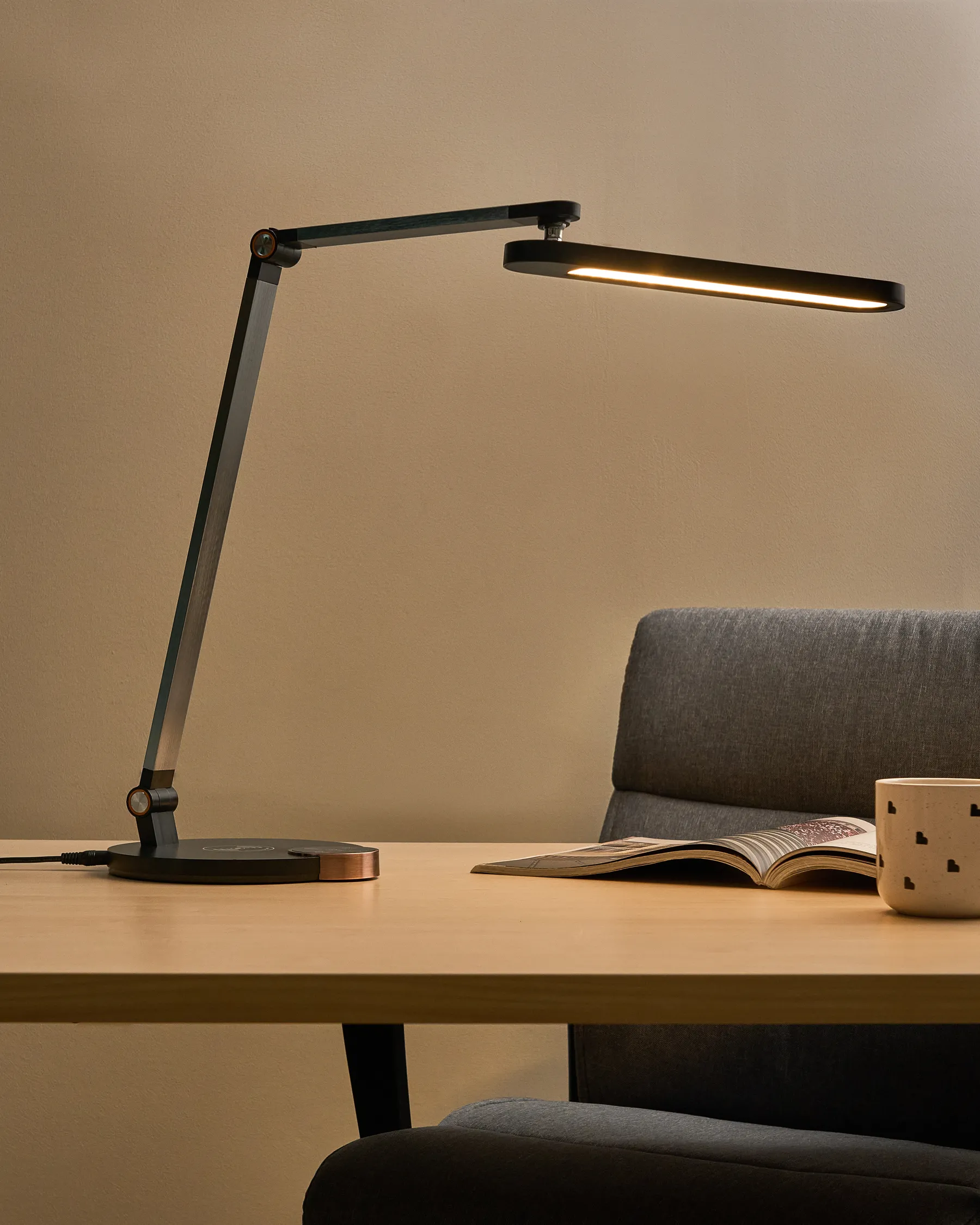 LED Schreibtischlampe CAROY mit kabellosem Ladegerät Schwarz_1018868