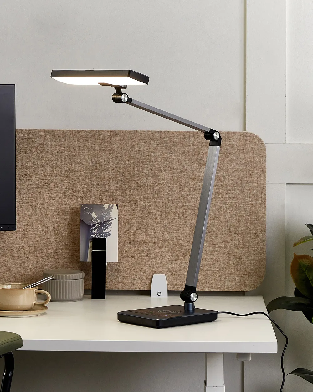 LED Schreibtischlampe LACERTA mit kabellosem Ladegerät Metall Schwarz