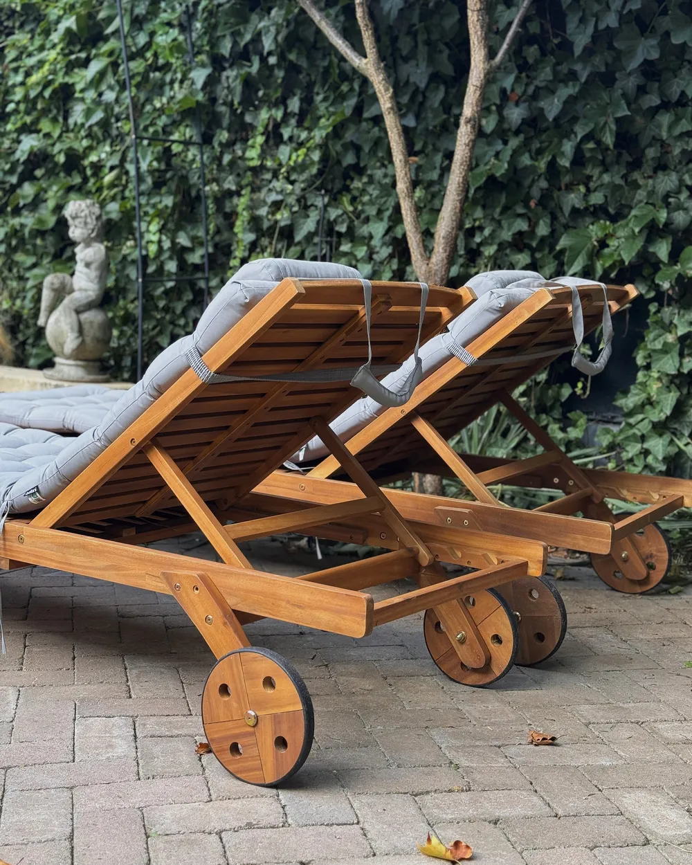 Sonnenliege mit Kissen CESANA PREMIUM mit Relaxfunktion Akazienholz Hellgrau_1031033