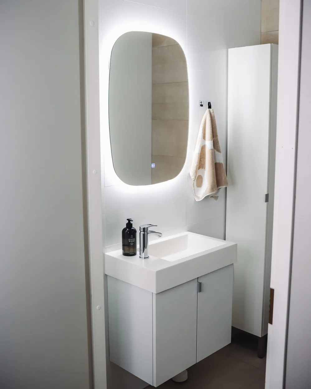 LED-Badezimmer-Spiegel BERGERAC 58 cm 78 cm Silber_920209