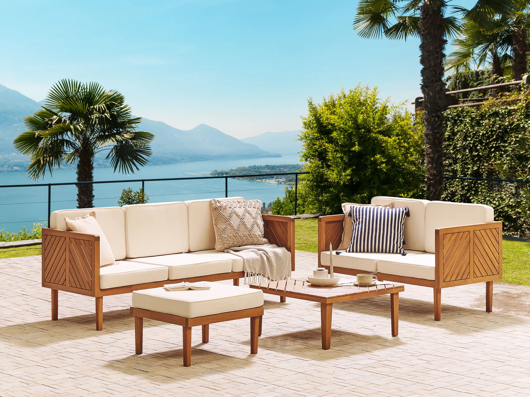 Lounge Set mit Tisch und Ottomane 5-Sitzer BARATTI Akazienholz Braun_830614
