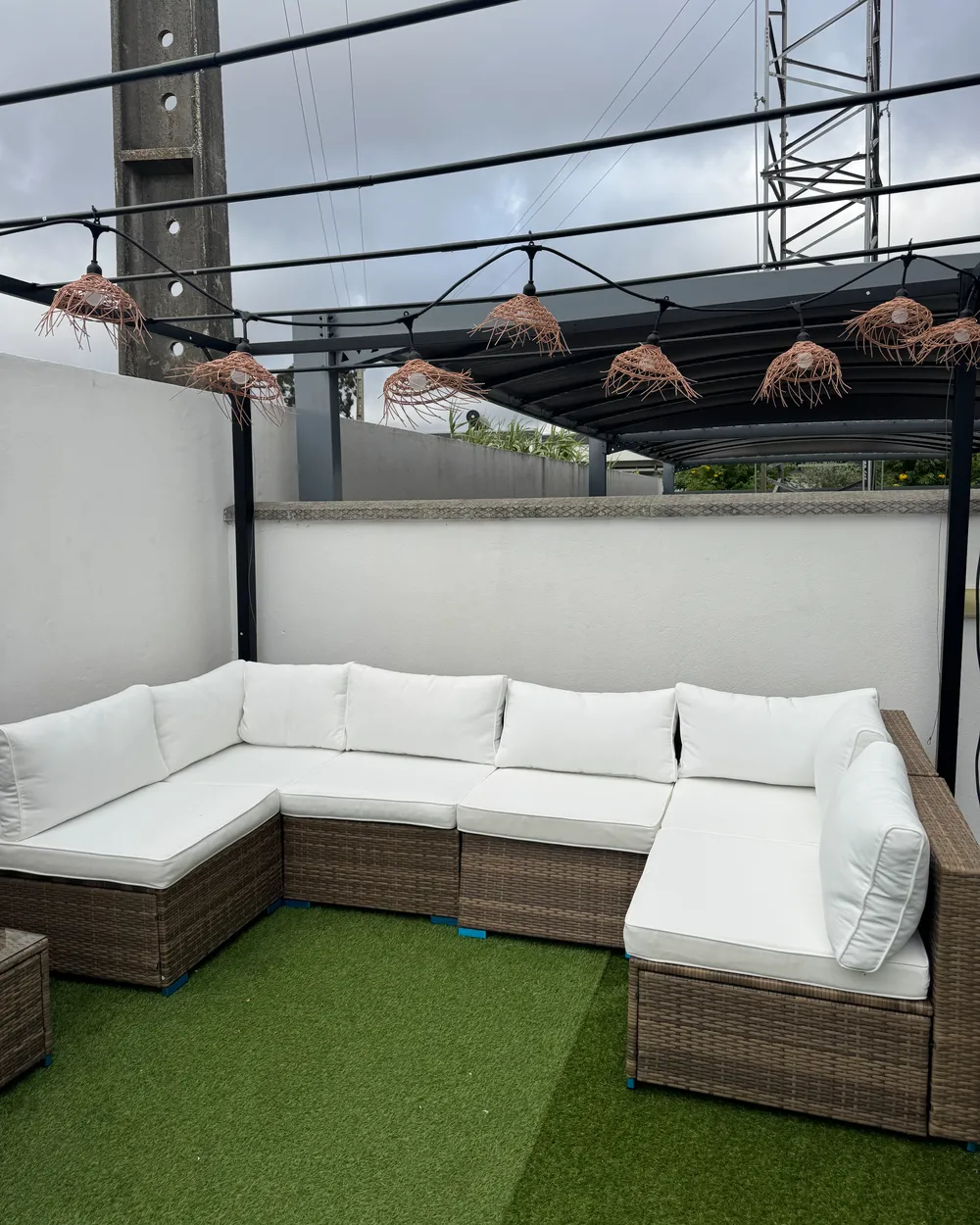 Garten Ecksofa mit Tisch 6-Sitzer BELVEDERE Polyrattan Weiß_1017545