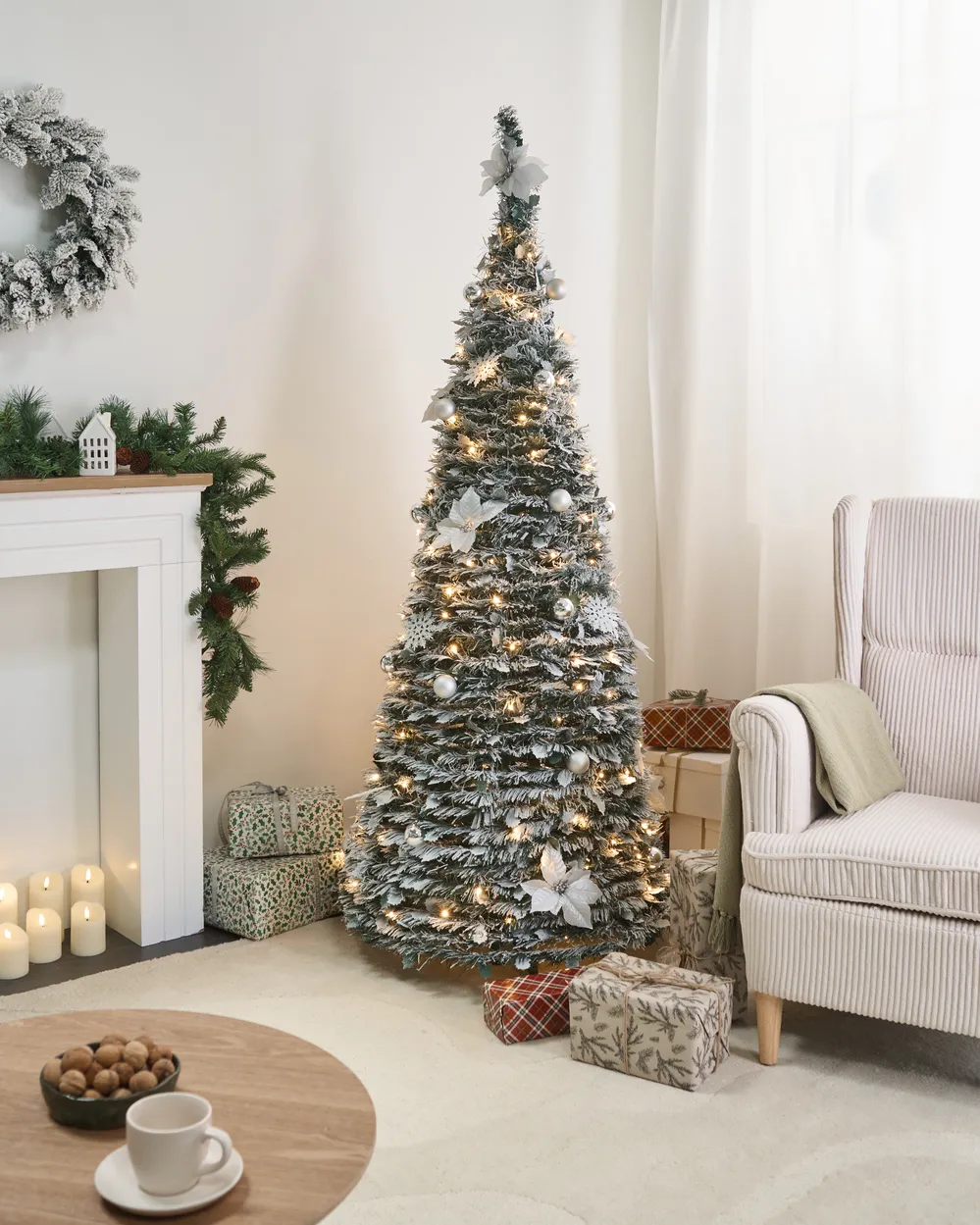 Künstlicher Weihnachtsbaum mit Schnee klappbar LED FIRVANA 185 cm Weiß
