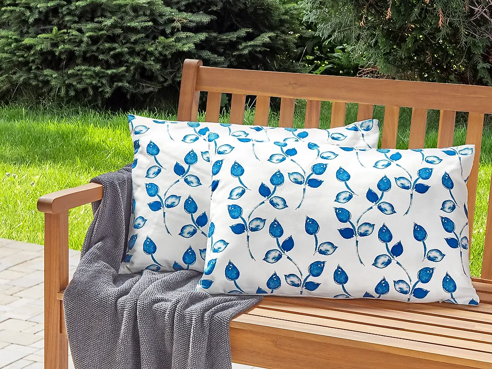 Gartenkissen 2er Set TORBORA Pflanzenmuster 40 x 60 cm Weiß Blau_1182689