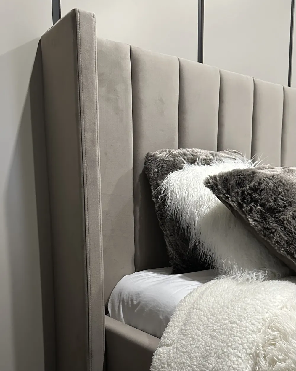Bett mit Lattenrost Samtstoff VILLETTE 160 x 200 cm Taupe_907294