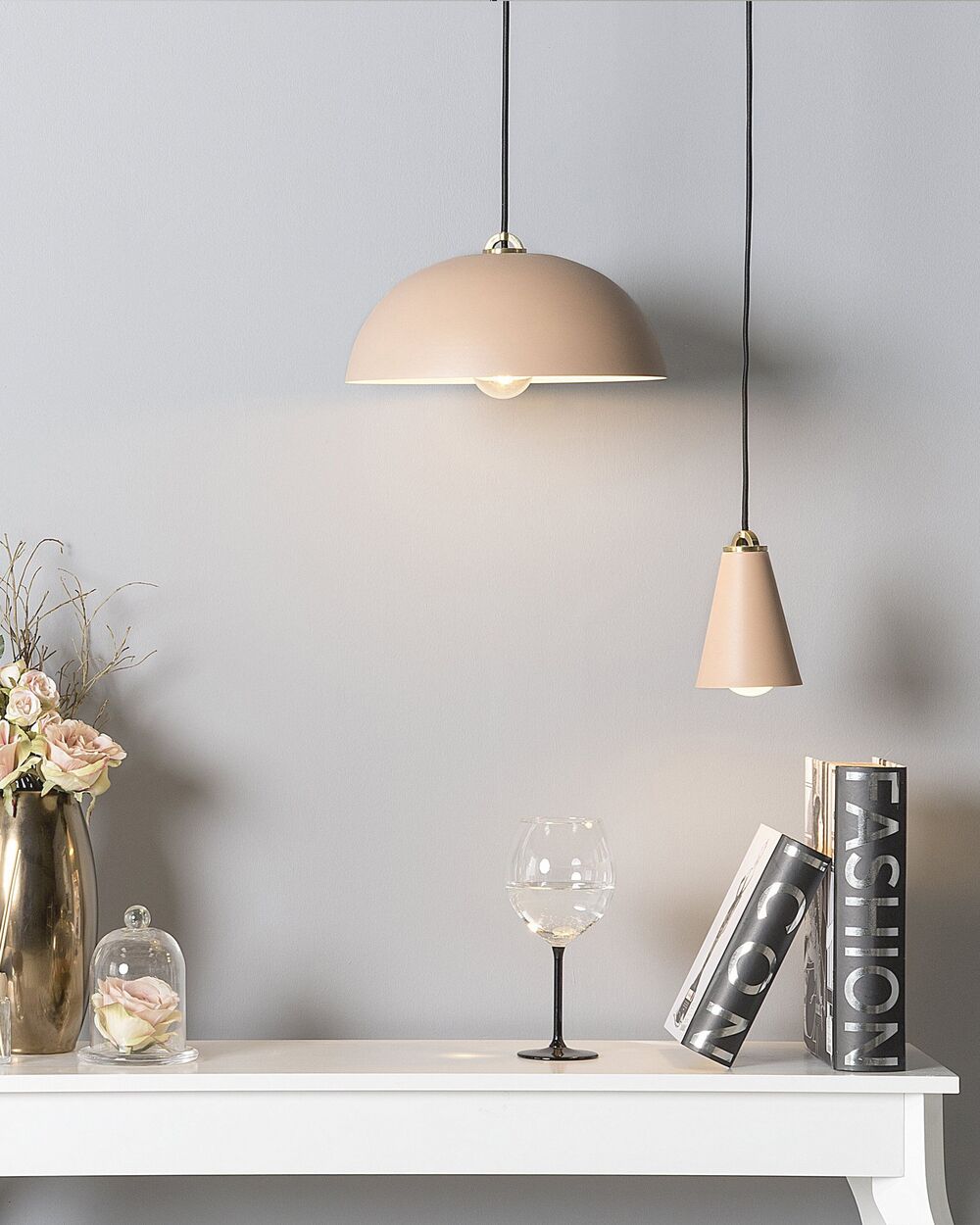 Oslonjena lampa CARES Metal Ružičasta