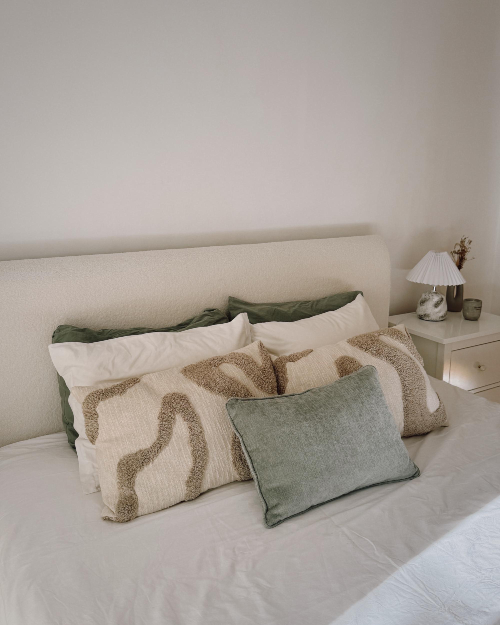 Bed with Storage Drawers SOUTRIN Boucle Off-White 160 x 200 cm (EU King Size)_1019935