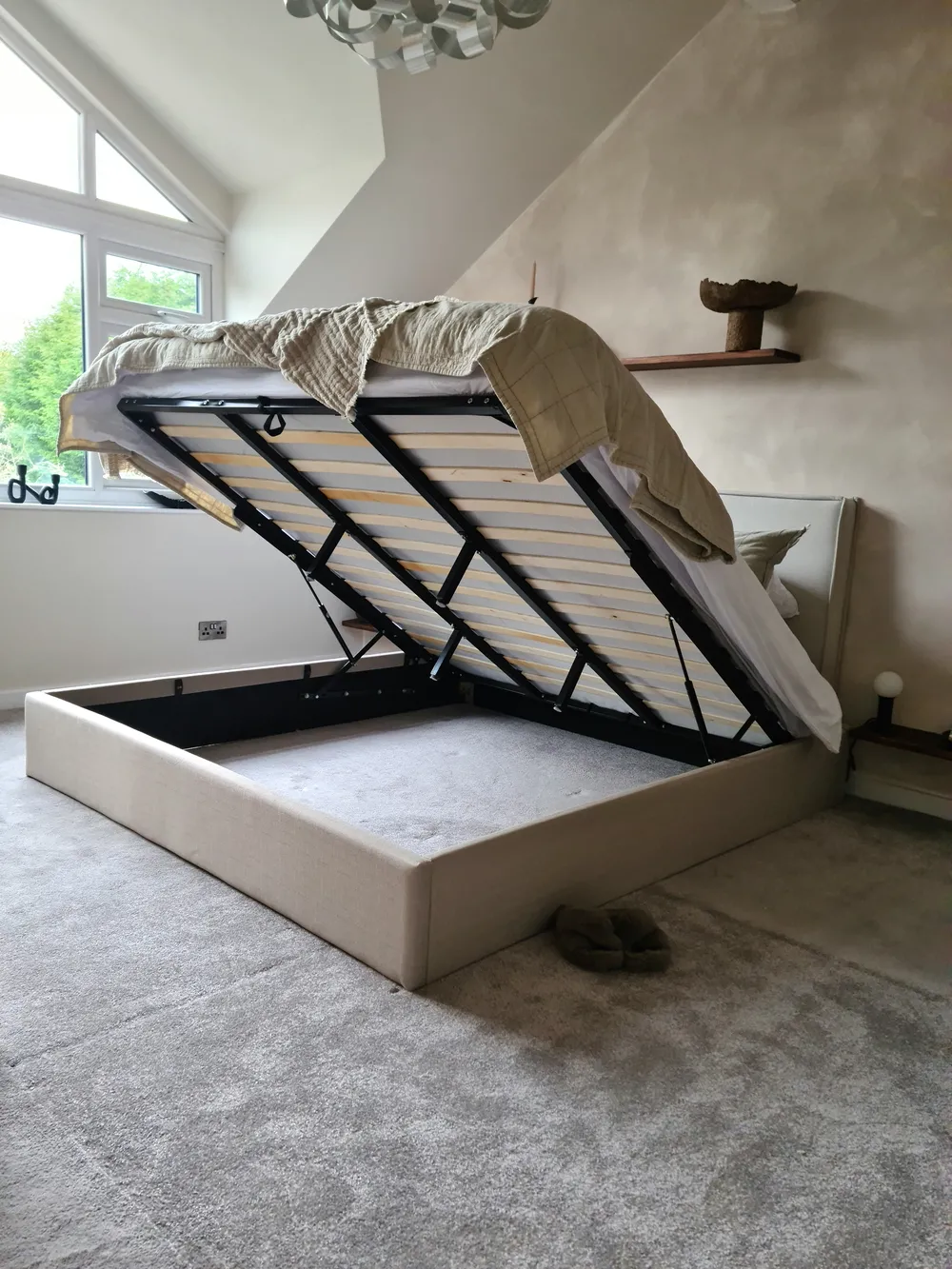 Bett mit Stauraum ohne Kopfteil DINAN Stoff Hellbraun 180 x 200 cm_824270