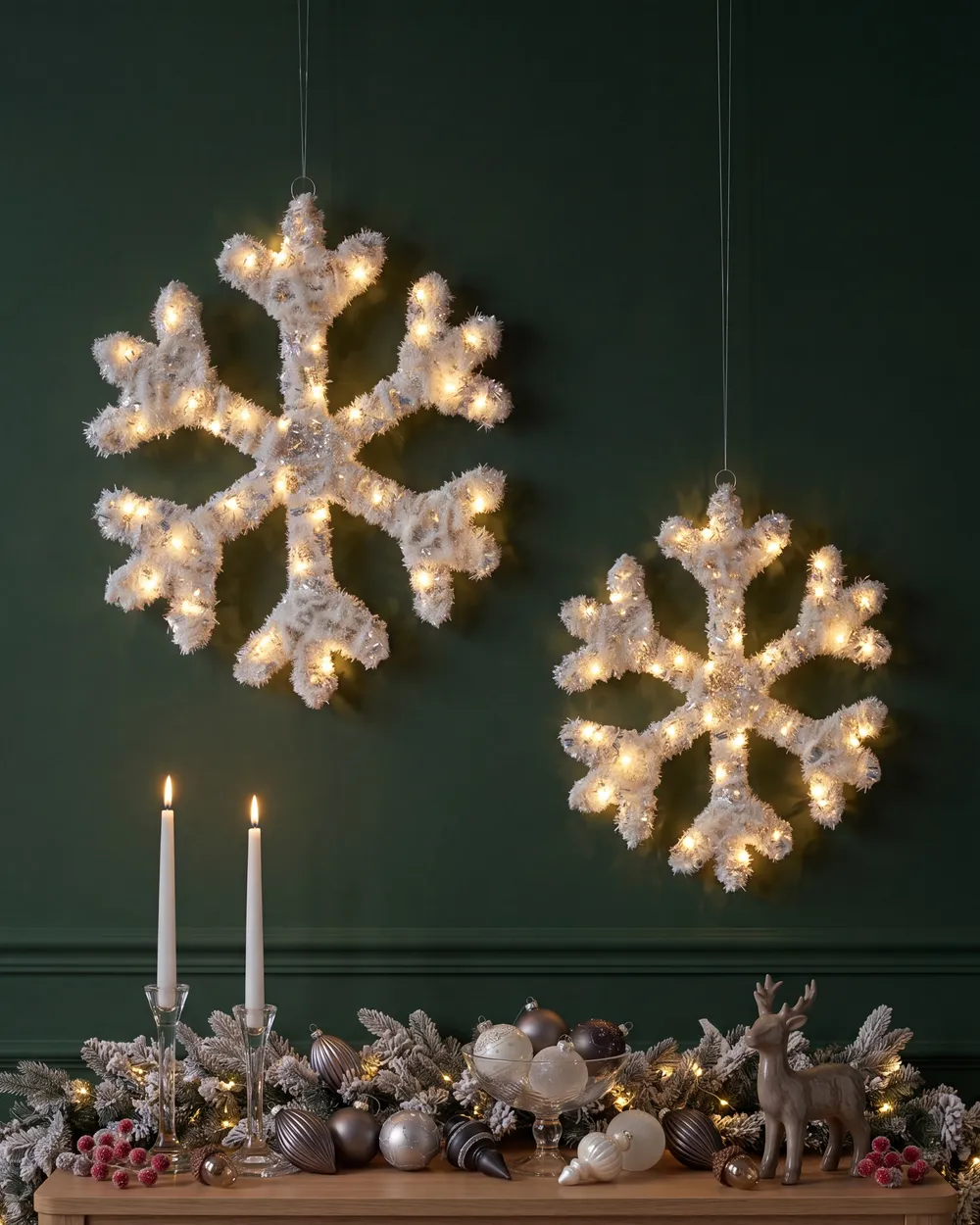 Weihnachtsdekoration 2er Set LED GURRE 40/50 cm Schneeflocke Weiß